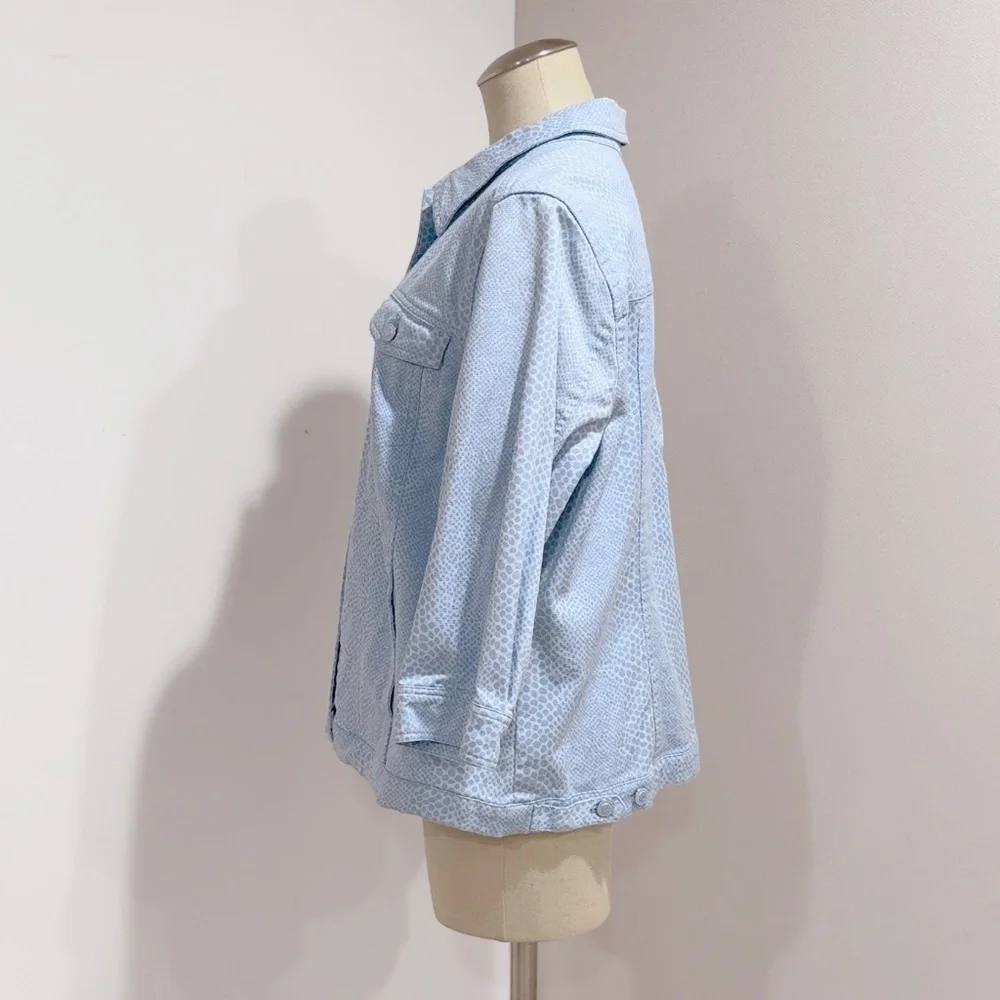 Denim & Co. Women's Blue Snakeskin Print Stretch Denim Jean Jacket Size L - Picture 3 of 6